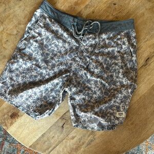 Katin Gray and White Board Shorts Quick-Drying Swimwear